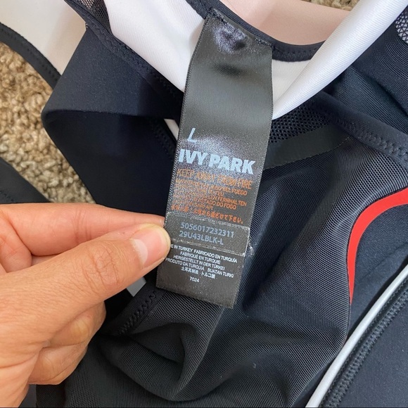 Ivy Park- Colorblock Women’s Sports Bra Large - Picture 6 of 6